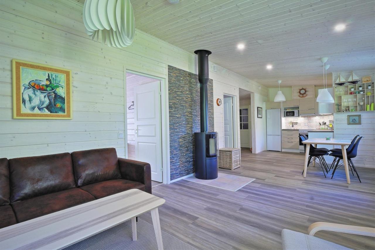 Villa Maria Cottages Jaala ภายนอก รูปภาพ